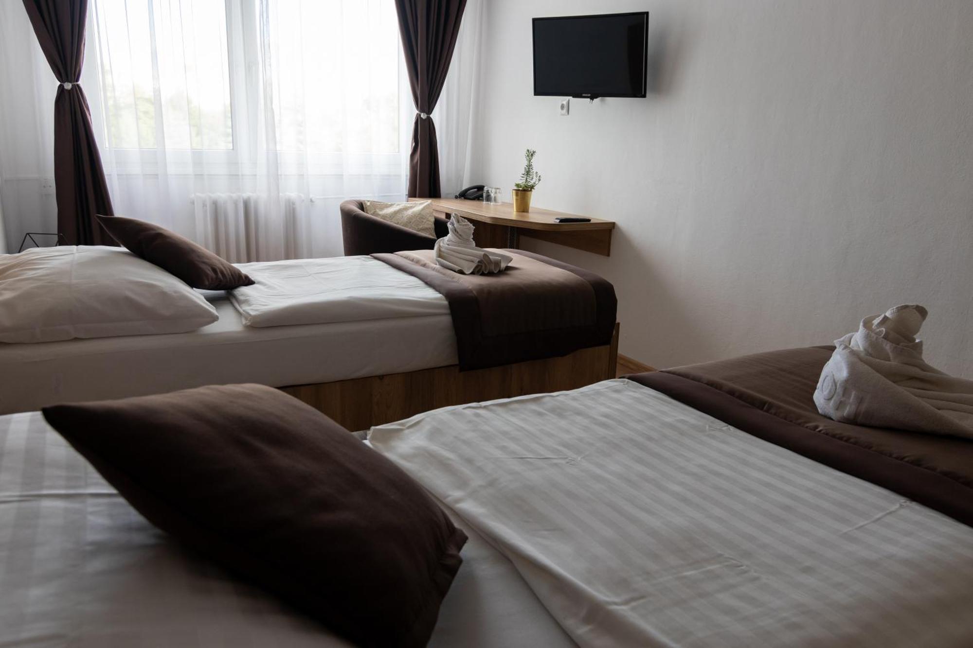 Hotel Akademia Kosice Ngoại thất bức ảnh